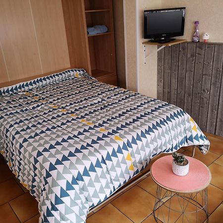 Gites & Camping On The Route Des Vins 베아카임 외부 사진